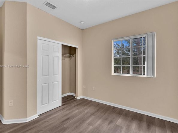 3226 NW 31st Ter, Oakland Park FL 33309