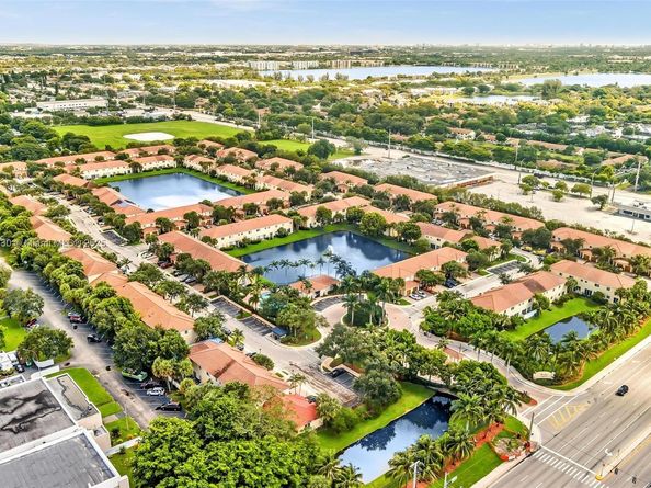 3226 NW 31st Ter, Oakland Park FL 33309