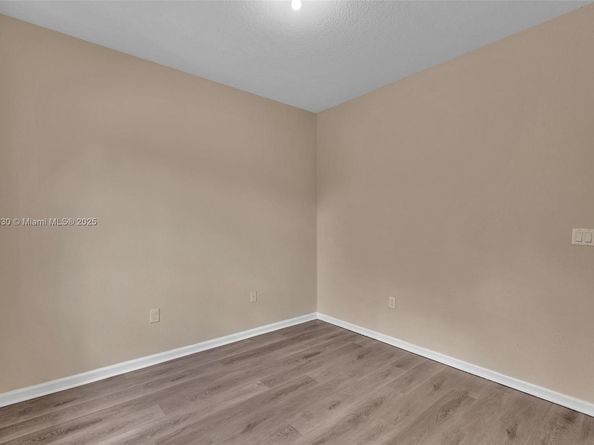 3226 NW 31st Ter, Oakland Park FL 33309