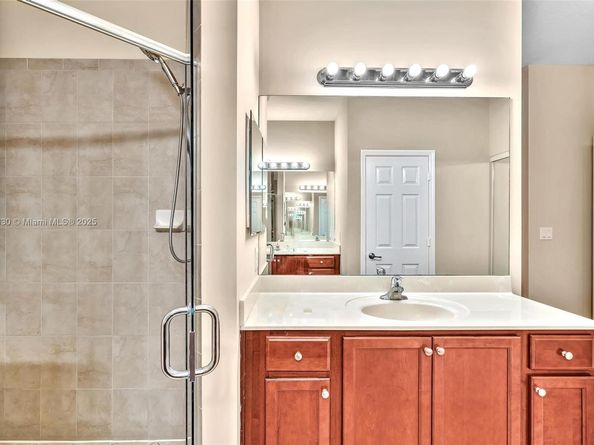 3226 NW 31st Ter, Oakland Park FL 33309