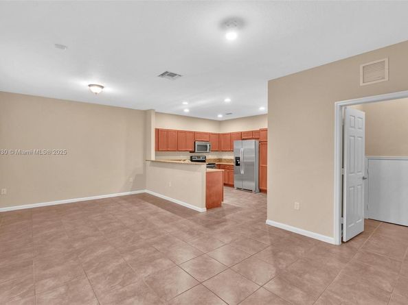 3226 NW 31st Ter, Oakland Park FL 33309