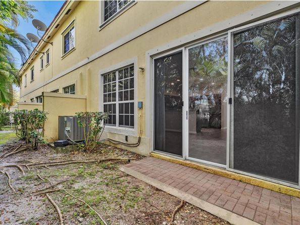 3226 NW 31st Ter, Oakland Park FL 33309