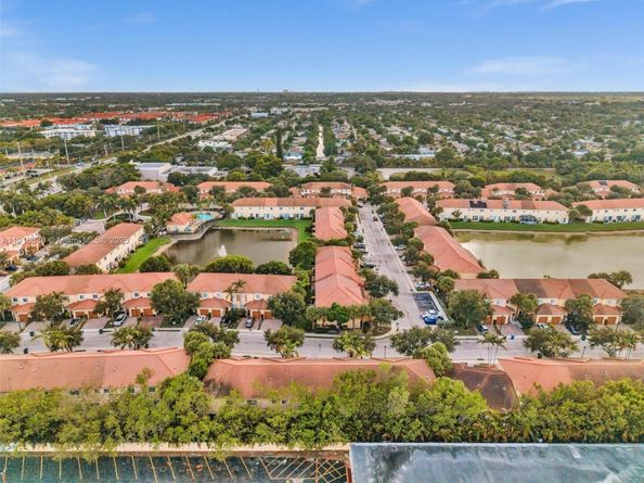 3226 NW 31st Ter, Oakland Park FL 33309