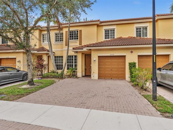 3226 NW 31st Ter, Oakland Park FL 33309
