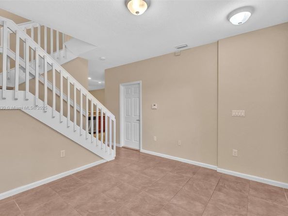 3226 NW 31st Ter, Oakland Park FL 33309