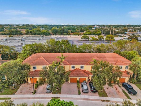 3226 NW 31st Ter, Oakland Park FL 33309