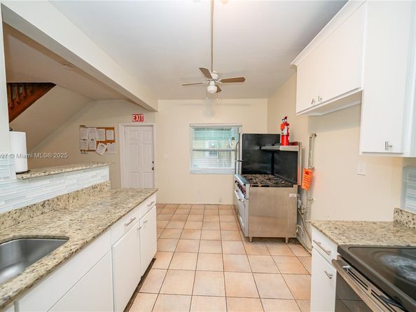 218 SW 14th Ct, Fort Lauderdale FL 33315