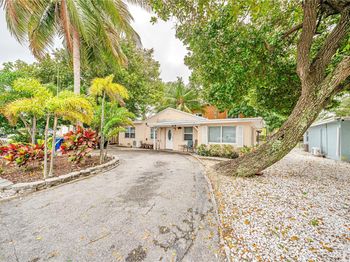 218 SW 14th Ct