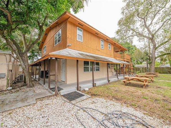218 SW 14th Ct, Fort Lauderdale FL 33315