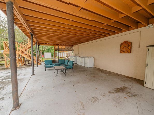 218 SW 14th Ct, Fort Lauderdale FL 33315