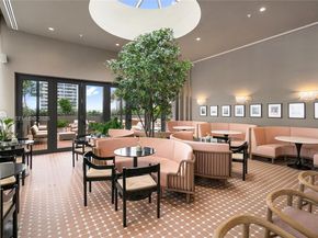 11 NE 6th St 2104, Miami FL 33132