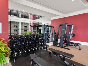 11 NE 6th St 2104, Miami FL 33132