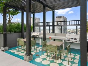 11 NE 6th St 2104, Miami FL 33132