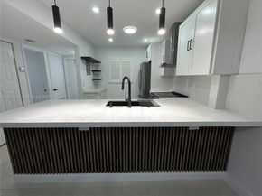 300 Berkley Rd 108, Hollywood FL 33024