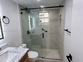 300 Berkley Rd 108, Hollywood FL 33024