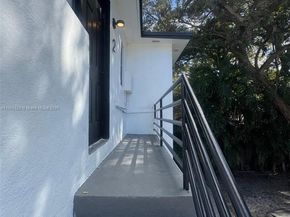 530 NE 71st St, Miami FL 33138