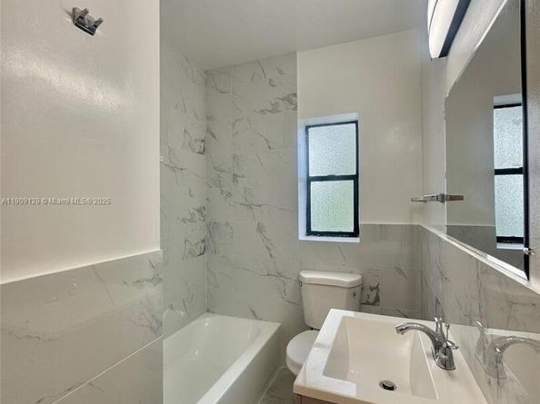 530 NE 71st St, Miami FL 33138