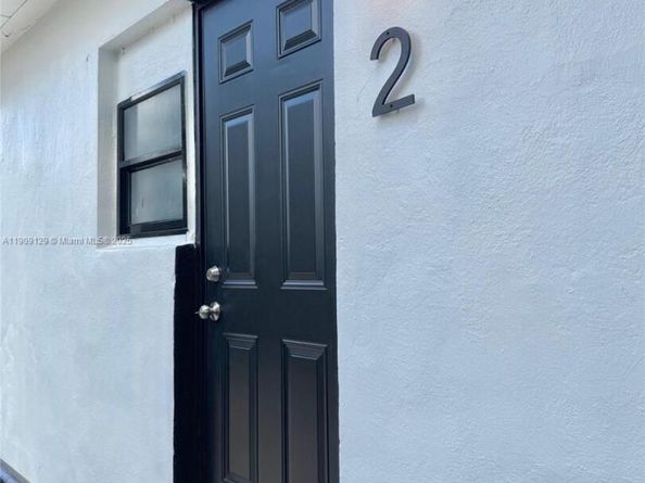 530 NE 71st St, Miami FL 33138