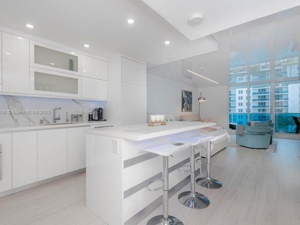 2301 Collins Ave 811, Miami Beach FL 33139