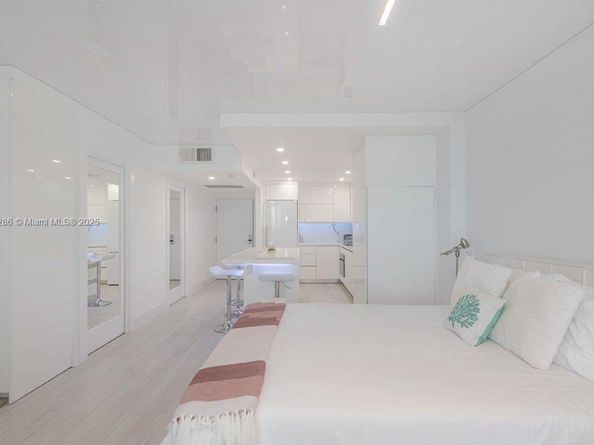 2301 Collins Ave 811, Miami Beach FL 33139