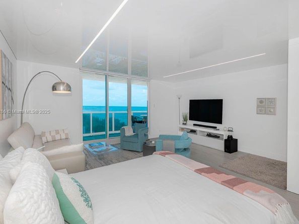 2301 Collins Ave 811, Miami Beach FL 33139