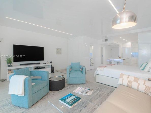 2301 Collins Ave 811, Miami Beach FL 33139