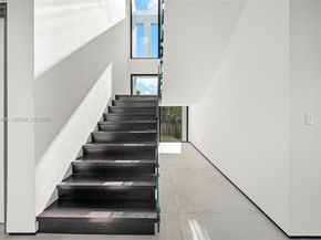 2096 Alamanda Dr, North Miami FL 33181
