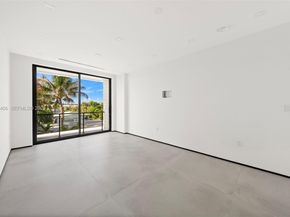 2096 Alamanda Dr, North Miami FL 33181