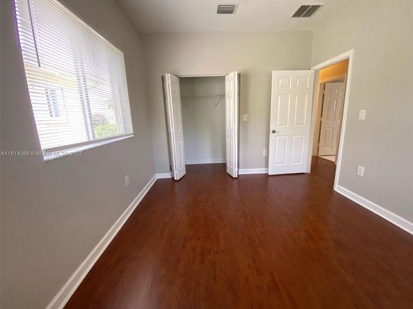 3223 SE 2nd Dr, Homestead FL 33033