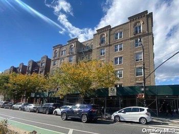 1075 Grand Concourse