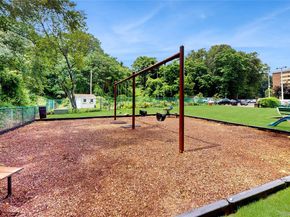 100 Diplomat Drive 7A, Mount Kisco NY 10549