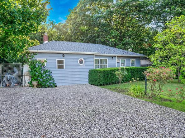 322 N Dunton Avenue, East Patchogue NY 11772