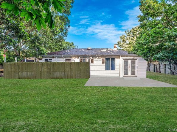 322 N Dunton Avenue, East Patchogue NY 11772