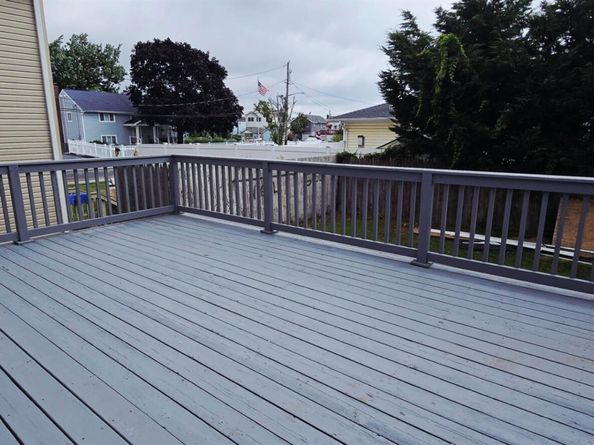 45 Venetian Prom, Lindenhurst NY 11757