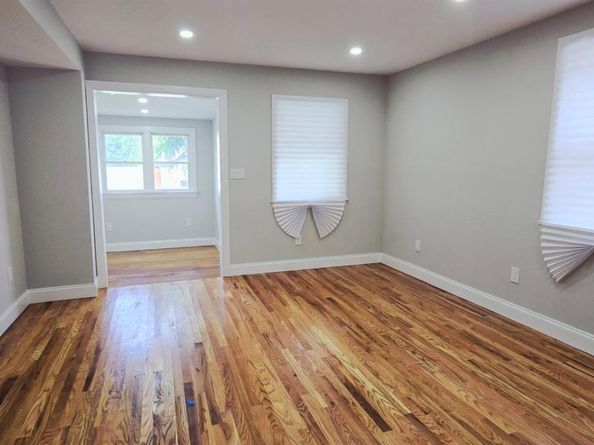 45 Venetian Prom, Lindenhurst NY 11757