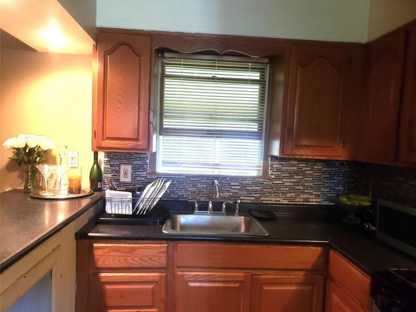 28 Pine Street, Central Islip NY 11722