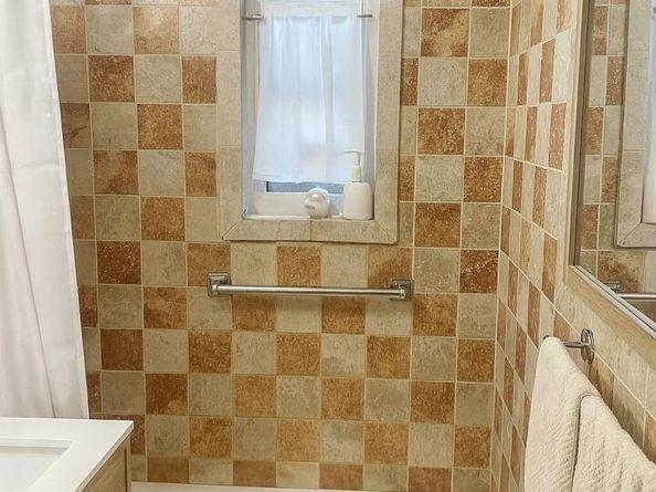 13131 234th Street 2nd Fl, Rosedale NY 11422