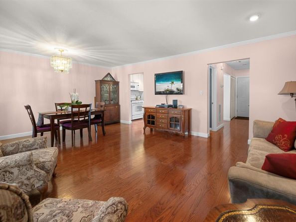100 Baker Court 36, Island Park NY 11558