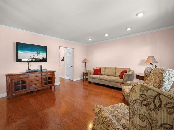 100 Baker Court 36, Island Park NY 11558
