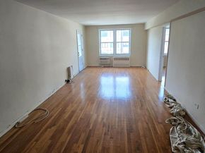 24120 Northern Boulevard 4C, Douglaston NY 11362