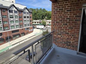 24120 Northern Boulevard 4C, Douglaston NY 11362