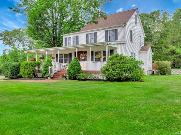 1 Garfield Court, Nesconset NY 11767