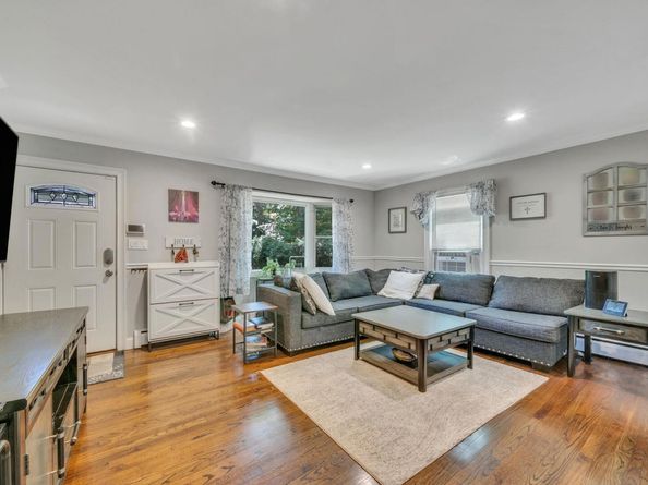 17 Magnolia Lane, Miller Place NY 11764