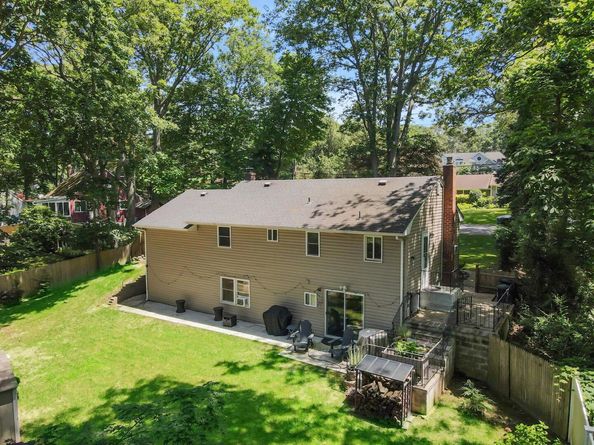 17 Magnolia Lane, Miller Place NY 11764