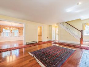 123 Broadway, Rockville Centre NY 11570