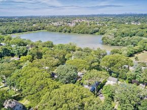 123 Broadway, Rockville Centre NY 11570