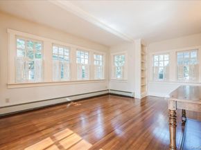 123 Broadway, Rockville Centre NY 11570