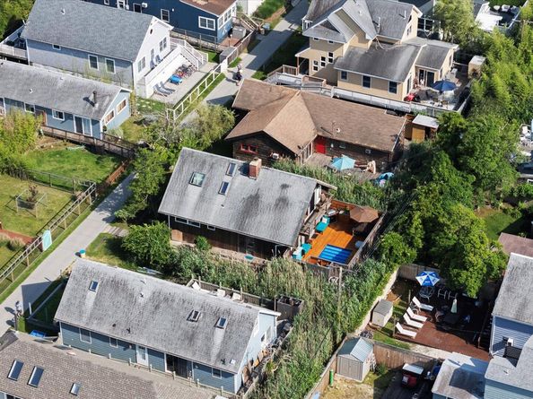 17-18 Bungalow Walk, Ocean Beach NY 11770
