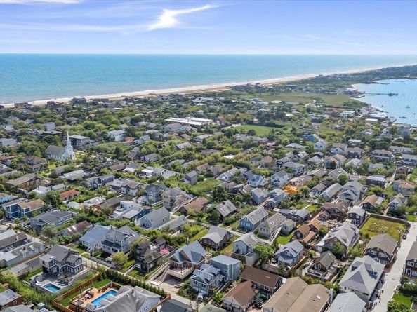 17-18 Bungalow Walk, Ocean Beach NY 11770