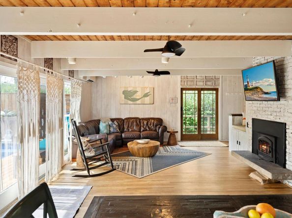 17-18 Bungalow Walk, Ocean Beach NY 11770